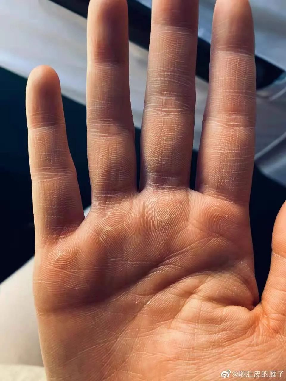 DƬ